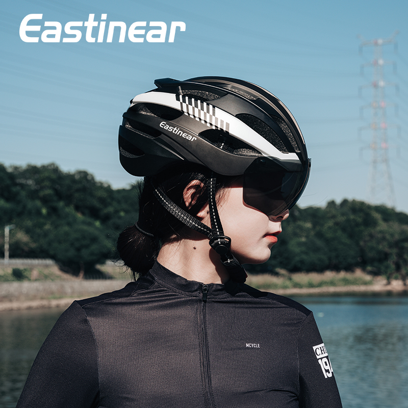 Helm Sepeda Jalan Eastinea den - Mountain Biking Helmet Kids ulasan dan harga